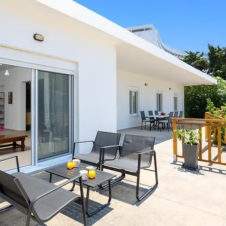 Polytimi Summerhouse יאליסוס