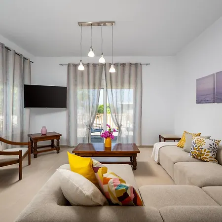 בית נופש Polytimi Summerhouse יאליסוס