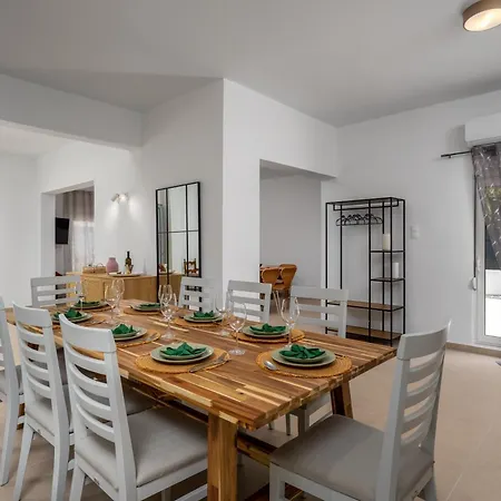 בית נופש Polytimi Summerhouse *